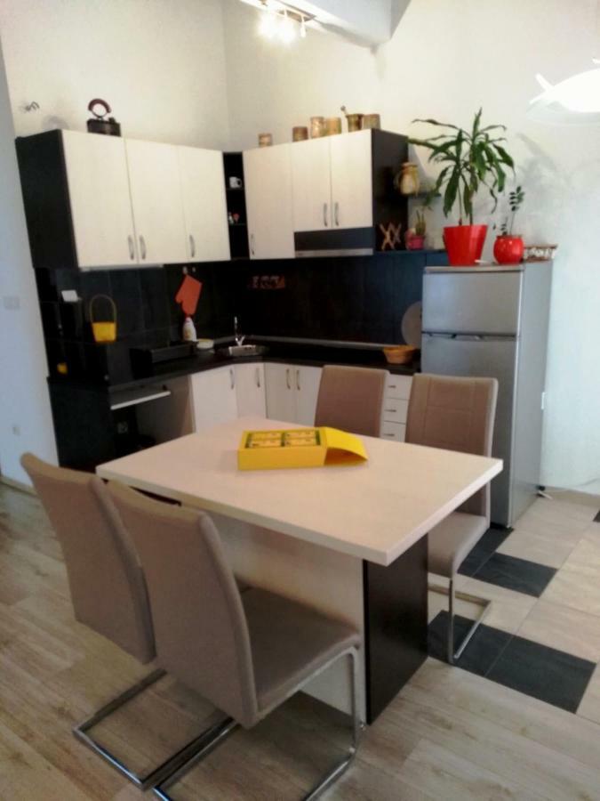 Apartmani Jovanovic Petrovazzo Esterno foto